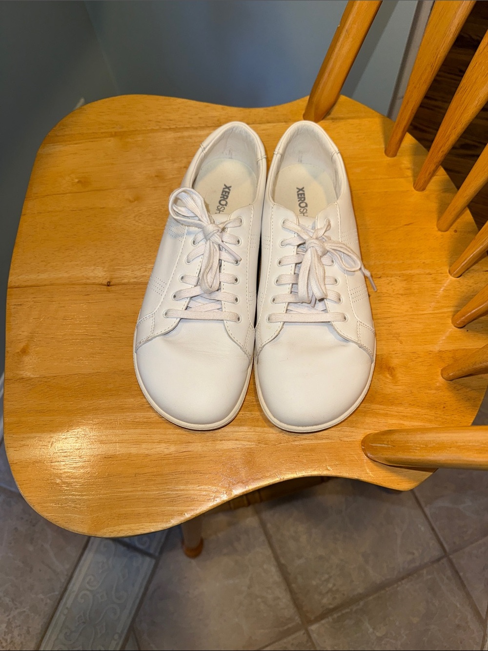 Women’s Leather Dillion Xero Shoes, size 9, Gently worn, Excellent condition